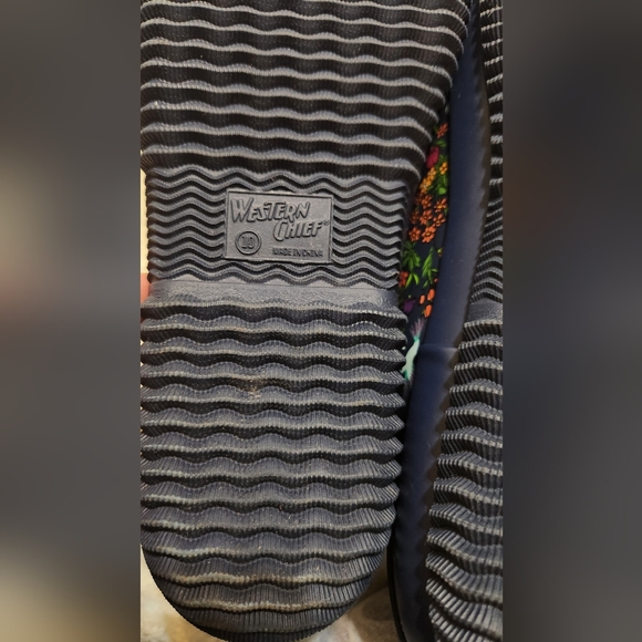 Floral Slip-On Garden Shoes - Multicolor - Picture 3 of 5